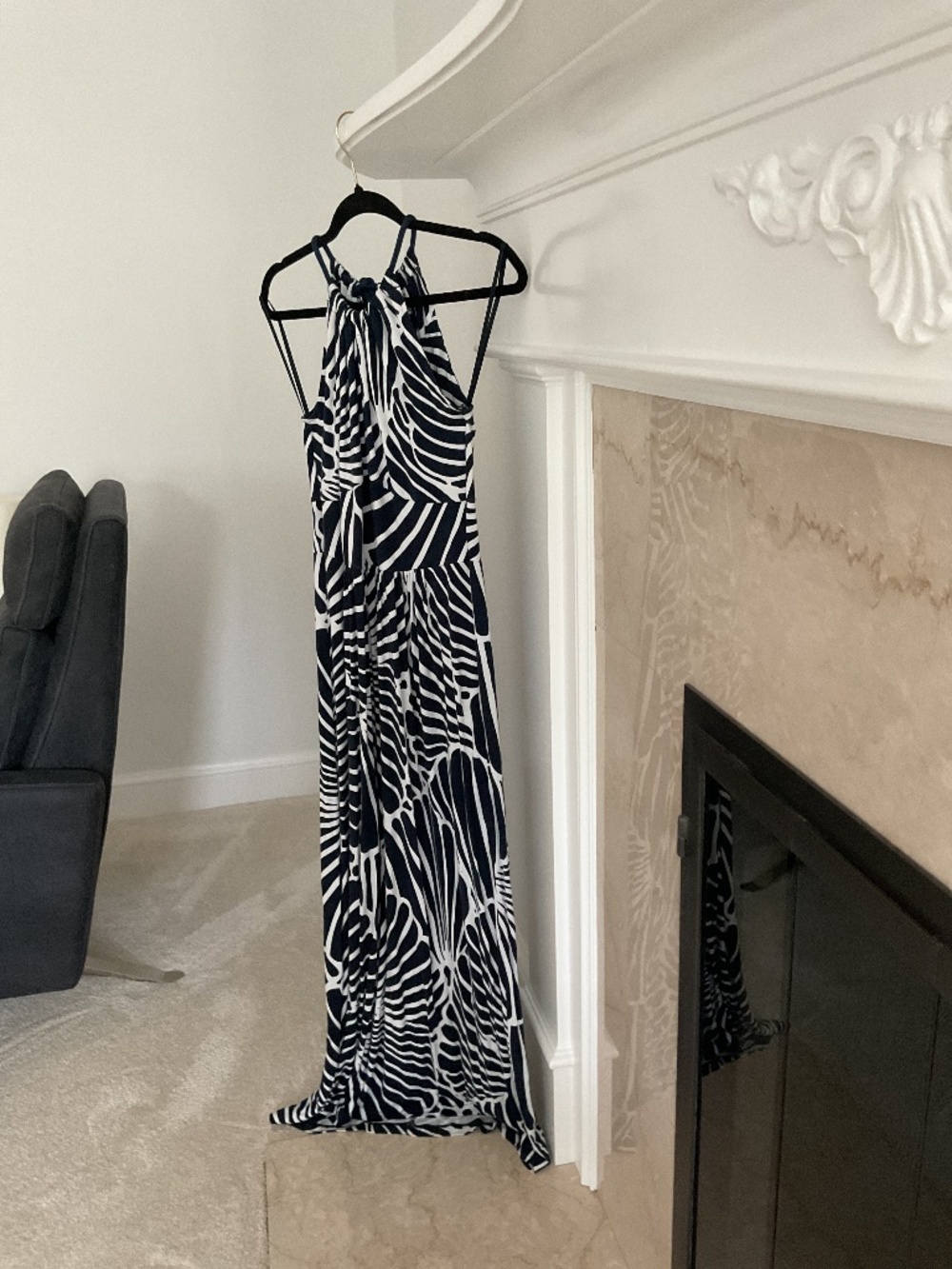 Vineyard Vines size M Navy and While long summer dress